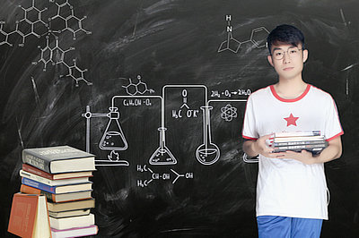 南開大學在職研究生的分數線高嗎？
